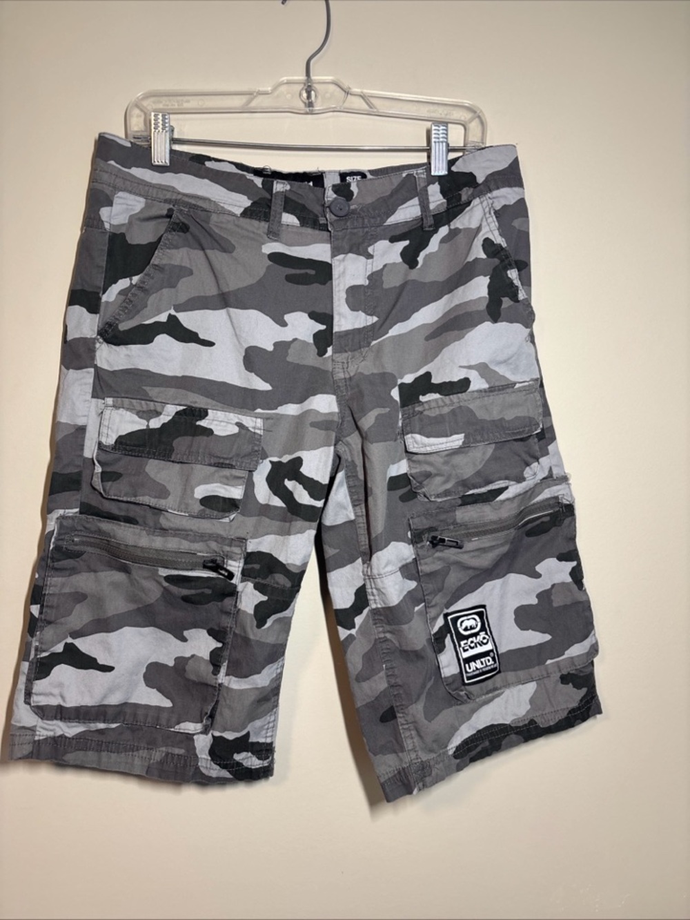 Ecko Unlimited Gray Black Camo Cargo Shorts